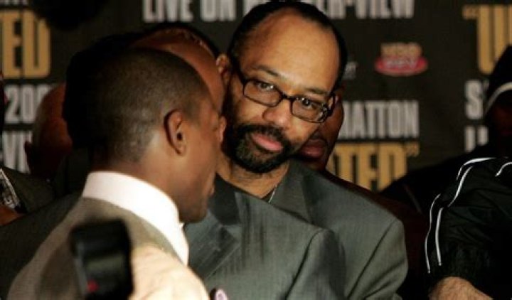 Al Haymon giving a pose.
