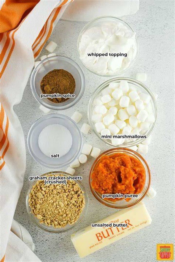 Ingredients to make pumpkin pie bars.